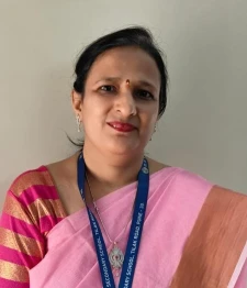 Smt. Pande Smita